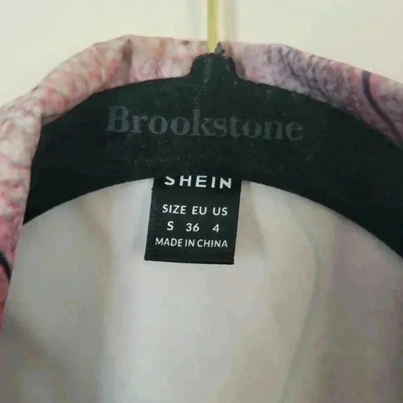 SHEIN Pink artsy pattern button-down small long-sleeved - Picture 3 of 3